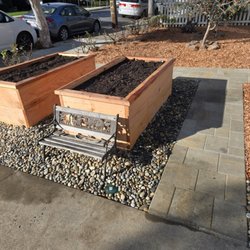 De La Cruz Pro Gardening - Pavers and planter boxes