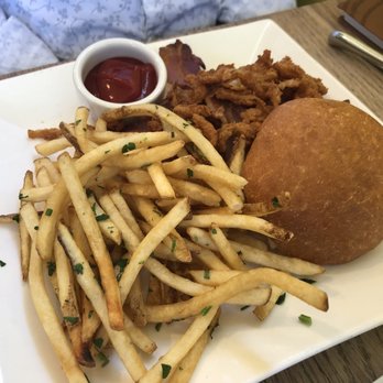900 Grayson - Grayson Burger a nice sized meal - Breakfast & Brunch Near Me - Berkeley, California