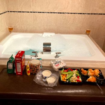 Empress Hotel La Jolla - Yes, we had some snacks with our bubble bath. - Hotels Near Me - La Jolla, California Empress Hotel La Jolla - Yes, we had some snacks with our bubble bath. - Hotels Near Me - La Jolla, California