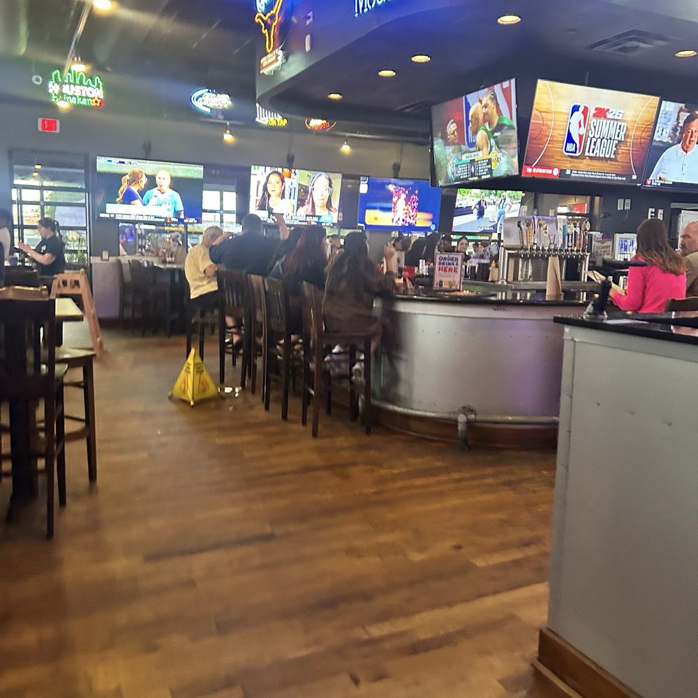 Pluckers Wing Bar - Webster - Chicken Wings Near Me - Webster, Texas Pluckers Wing Bar - Webster - Chicken Wings Near Me - Webster, Texas