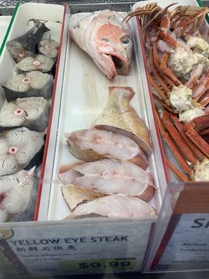 Pacific East Mall by null