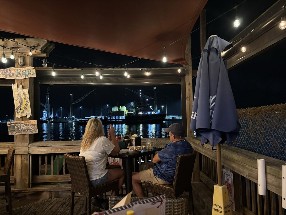 Rusty's Seafood and Oyster Bar