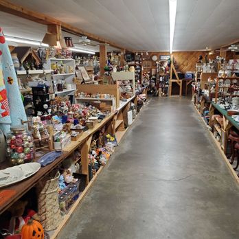 Arundel Antiques - Antiques Near Me - Arundel, Maine Arundel Antiques - Antiques Near Me - Arundel, Maine