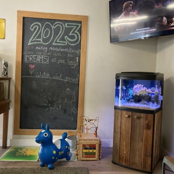 Just Smogs - Cool waiting room area - Smog Check Stations Near Me - Huntington Beach, California