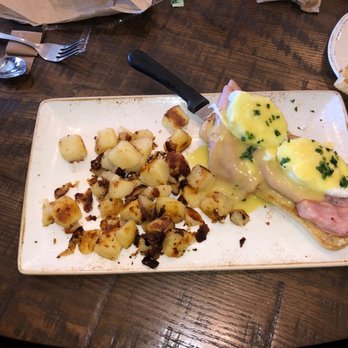 First Watch - Eggs Benedict with potatoes - Breakfast & Brunch Near Me - Columbus, Ohio