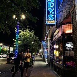 Cary's Lounge