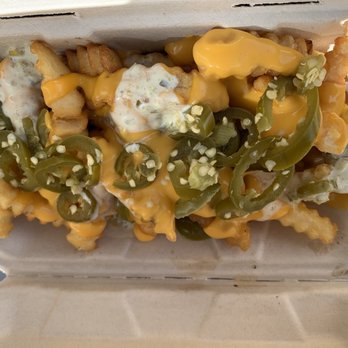 EARL Kakaako - Jalapeño fries (crinkle cut fries topped with cheese whiz, jalapeños and jalapeño ranch) whaaaa!!! - Sandwiches Near Me - Honolulu, Hawaii