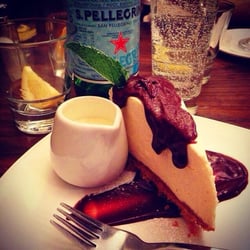 Cardosi's Restaurant - Cheesecake with Chocolate.