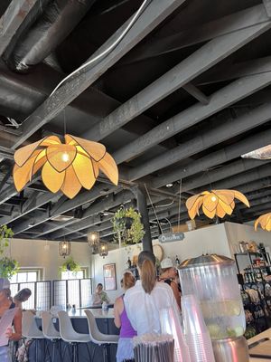 PIK-NIK Deli + Wine Bar by null