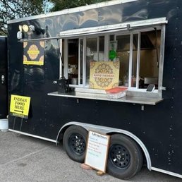 Delicious Indian food.  Lamb curry, chicken tikka masala and mango lassi!  Highly recommend this truck!