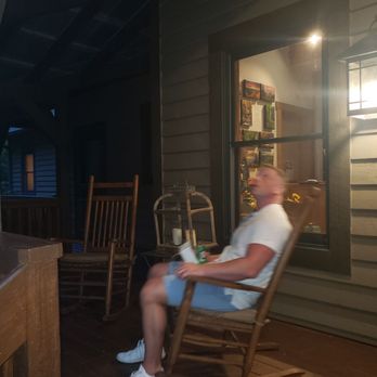 Bent Creek Lodge - Bed & Breakfast Near Me - Arden, North Carolina
