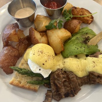 Madi - Skirt Steak Benedicts - Breakfast & Brunch Near Me - San Diego, California Madi - Skirt Steak Benedicts - Breakfast & Brunch Near Me - San Diego, California