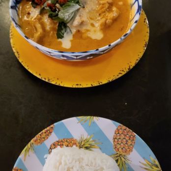 Woody's Thai Kitchen - Red curry with chicken - Thai Near Me - Seward, Alaska