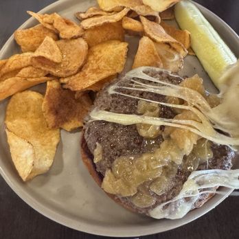 Cross Grain On The Go - Gruyère Cheeseburger and chips - Airport Lounges Near Me - Boise, Idaho Cross Grain On The Go - Gruyère Cheeseburger and chips - Airport Lounges Near Me - Boise, Idaho