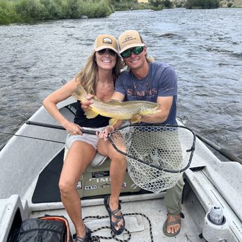 Galloup's Slide Inn - Andrew was a great guide! Now that's how you hold a fish! - Hotels Near Me - Cameron, Montana