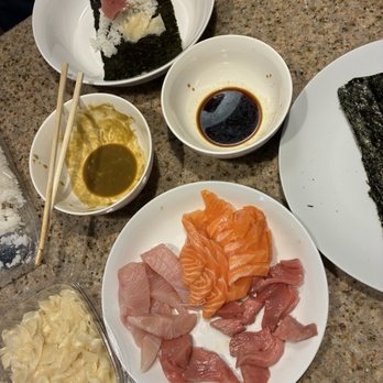Suruki Supermarket - Salmon, amberjack, fatty tuna, sushi rice, ginger - International Grocery Near Me - San Mateo, California