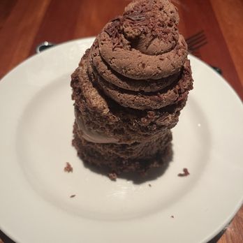 Le Cafe Cent-Dix - Mocha walnut torte - French Near Me - Ithaca, New York