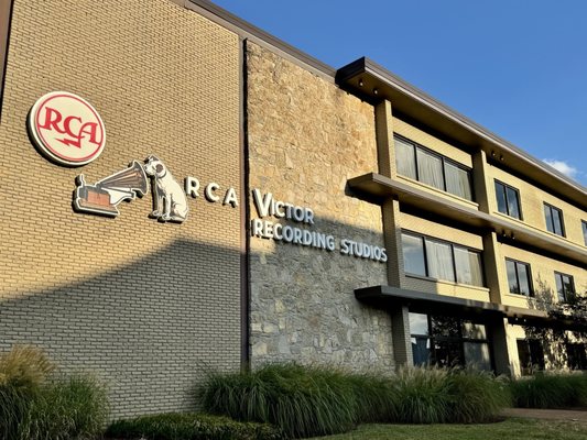Historic RCA Studio B by null