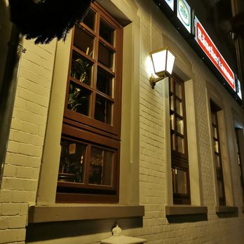 Gaststätte Räucherkammer - von außen mit Fichtenkranz - German Near Me - Oberursel, HE Gaststätte Räucherkammer - von außen mit Fichtenkranz - German Near Me - Oberursel, HE