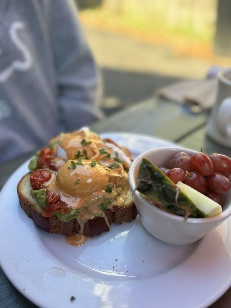 Guglhupf Bakery & Restaurant