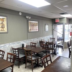 Pharoah Texas Weiner - Interior dining area