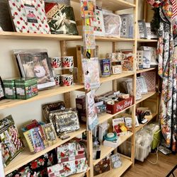 Buttons n Bows - Gifts and fun items for any quilter/sewist.