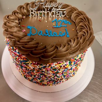 Smallcakes North Druid Hills - Custom birthday cake - Desserts Near Me - Atlanta, Georgia Smallcakes North Druid Hills - Custom birthday cake - Desserts Near Me - Atlanta, Georgia