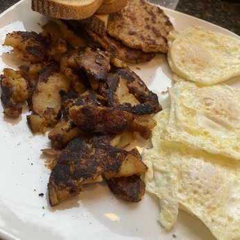 Your Mom's Place - Over medium eggs, turkey sausage and potatoes - American Near Me - Phoenixville, Pennsylvania