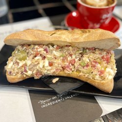 Central Bar - Tuna sandwich