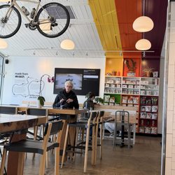 Skratch Labs Table - Very bicycle themed