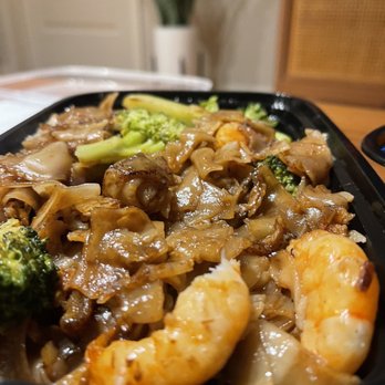 Summer Buffalo - Pad See You - Thai Near Me - Los Angeles, California Summer Buffalo - Pad See You - Thai Near Me - Los Angeles, California