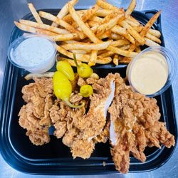 Halal Fried Chicken!
All white meat chicken breast fried to a perfect crisp.