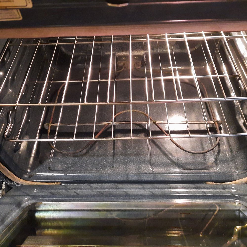 Bear Property Management - Oven- new oven racks, clean oven. - Property Management Near Me - Kenosha, Wisconsin