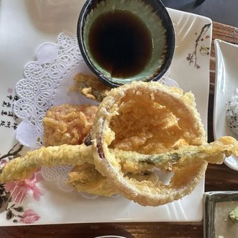 Sushi Boat - Sushi Bars Near Me - Saint Charles, Missouri