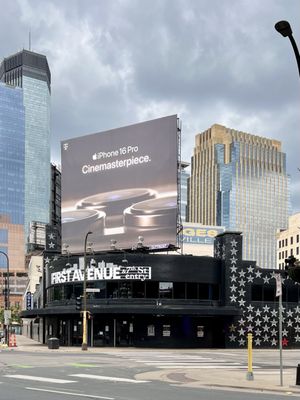 First Avenue by null