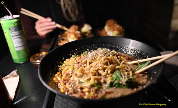 REDWHITE BONELESS RAMEN by null