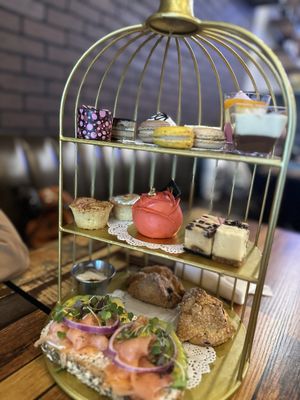 La Luna Tea and Dessert Bar by null