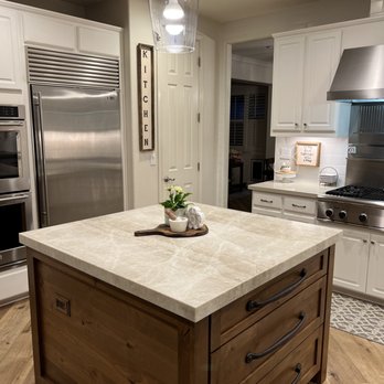 TSP Remodeling - Pendant Light hung over island. - General Contractors Near Me - Brentwood, California TSP Remodeling - Pendant Light hung over island. - General Contractors Near Me - Brentwood, California