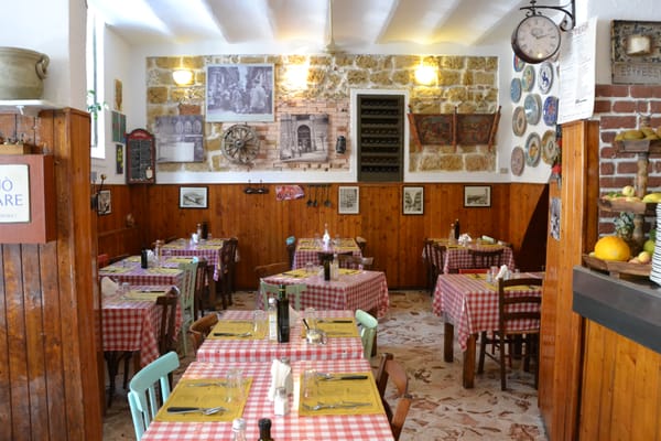 Osteria Lo Bianco sede storica by null