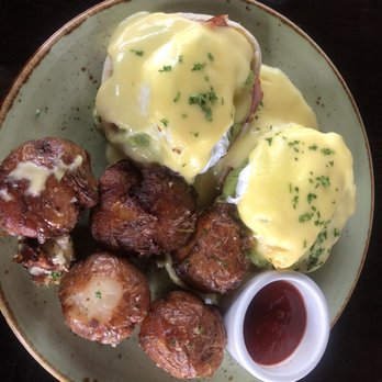 The Raymond 1886 - Eggs Benedict - New American Near Me - Pasadena, California The Raymond 1886 - Eggs Benedict - New American Near Me - Pasadena, California