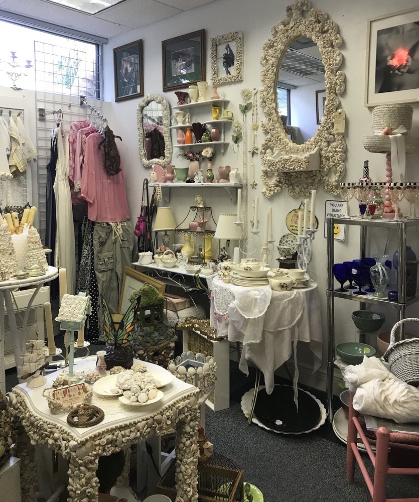 FAMILY TRADITIONS HOME DECOR & FURNISHINGS 20 Photos Thrift Stores