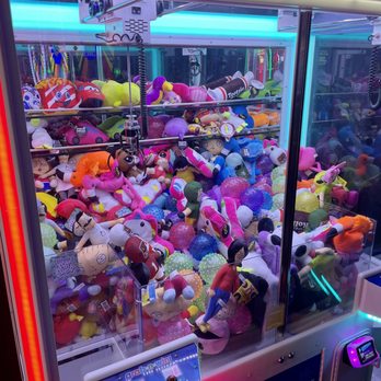 Dave & Buster's Modesto - Claw machine. - Arcades Near Me - Modesto, California Dave & Buster's Modesto - Claw machine. - Arcades Near Me - Modesto, California