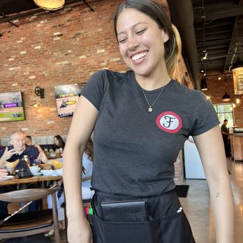 Finney's Crafthouse - Stevenson Ranch - Santana, our perfect waitress - New American Near Me - Stevenson Ranch, California
