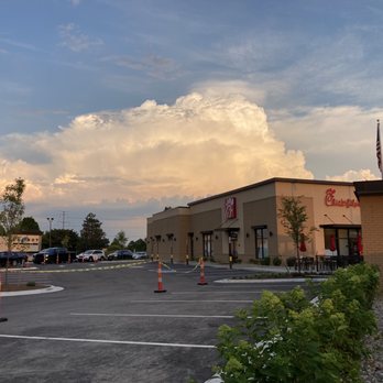 Chick-fil-A - ows an empty parking lot - Chicken Shop Near Me - Novi, Michigan Chick-fil-A - ows an empty parking lot - Chicken Shop Near Me - Novi, Michigan