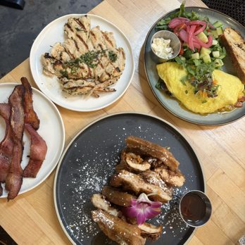 Eggy’s Neighborhood Kitchen - churro waffle and chicken, omlette - Breakfast & Brunch Near Me - Berkeley, California