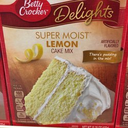 Lemon cake ! Box but hey it's not bad !