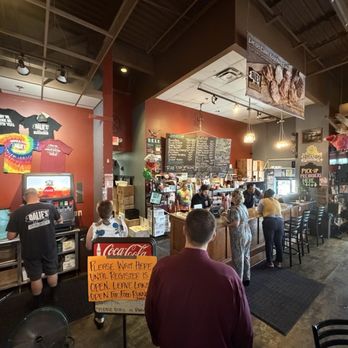 Dalie's Smokehouse - Interior - Barbeque Near Me - Valley Park, Missouri
