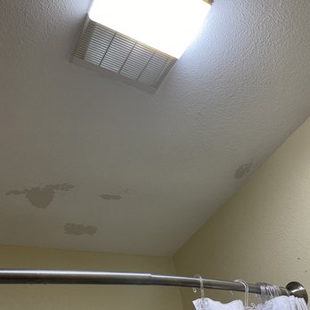 Inn at Otter Crest - Peeling ceiling in the bathroom - Hotels Near Me - Otter Rock, Oregon