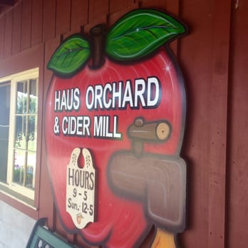 Haus Red Apple Orchard & Cider Mill - sign - Fruits & Veggies Near Me - Canfield, Ohio Haus Red Apple Orchard & Cider Mill - sign - Fruits & Veggies Near Me - Canfield, Ohio