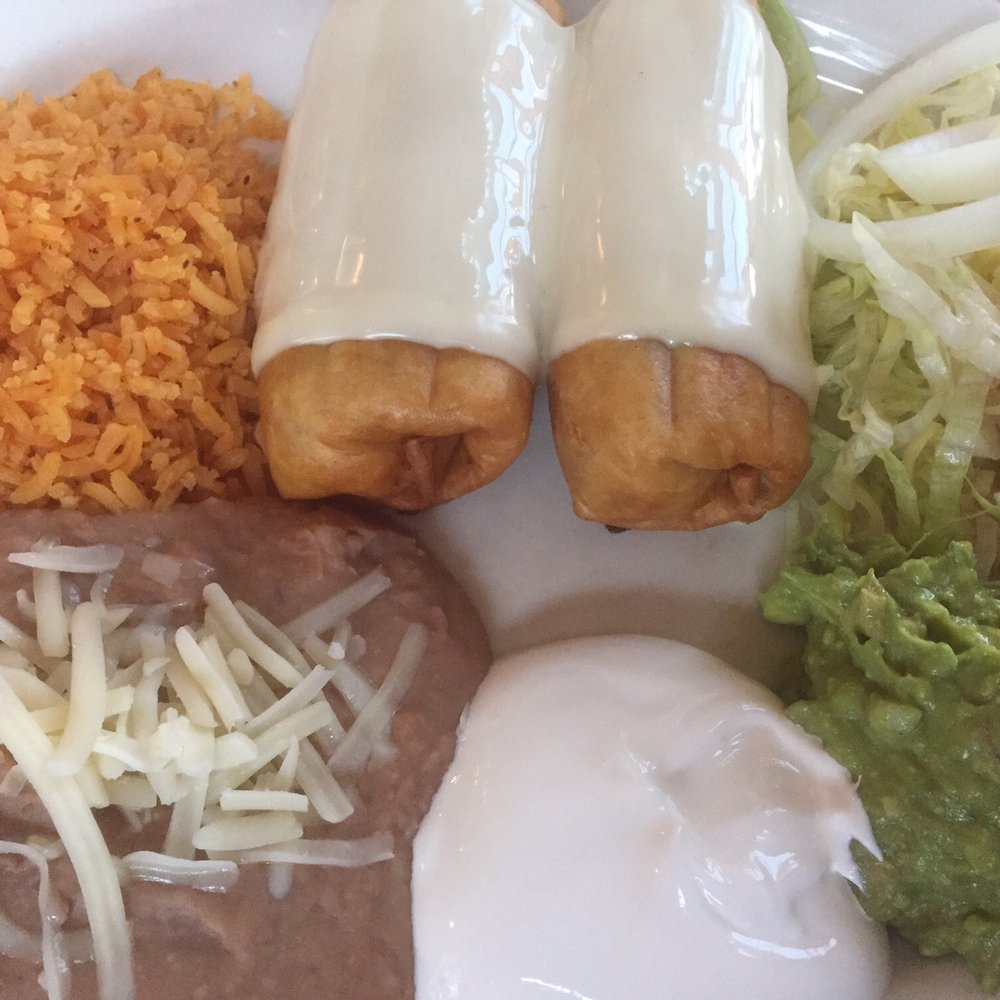 Plaza Garibaldi - Chimichanga de pollo - Mexican Near Me - Waukesha, Wisconsin Plaza Garibaldi - Chimichanga de pollo - Mexican Near Me - Waukesha, Wisconsin